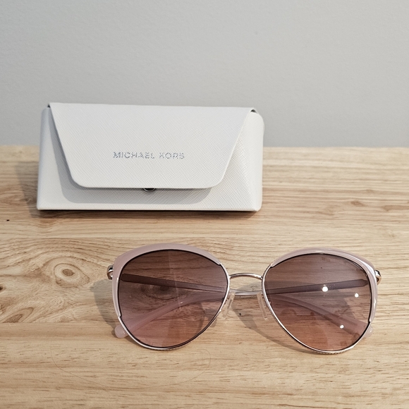 Michael Kors Women's Key Biscayne Rose Gold And Pink Cat Eye Sunglasses & Case - Picture 3 of 12